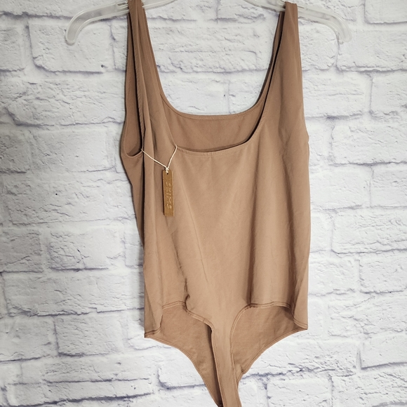 SKIMS SOFT SMOOTHING THONG BODYSUIT/XL/ SIENNA/NWT - Picture 7 of 10